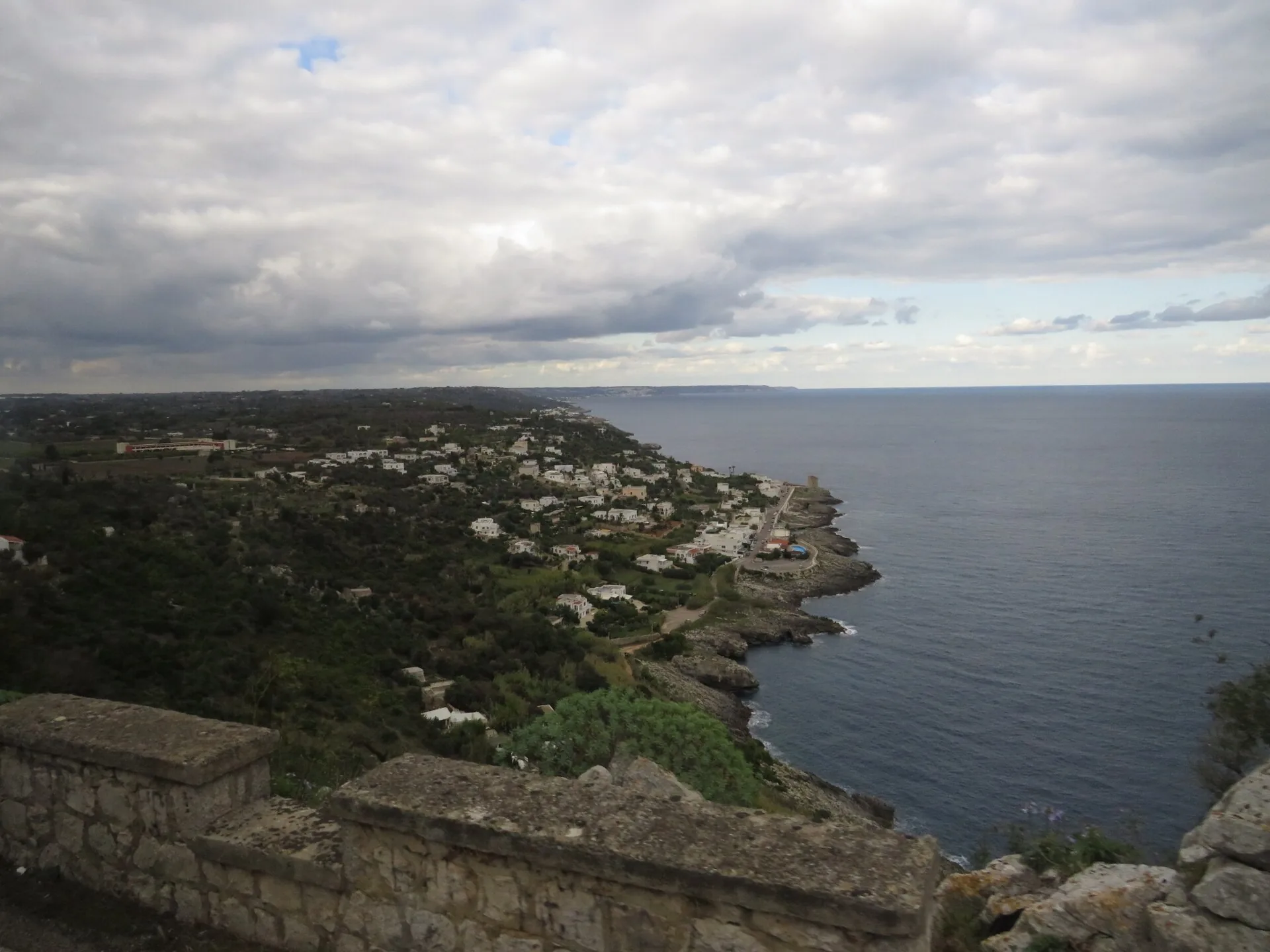 La piscina naturale di Marina Serra, incassata nella roccia lungo la costa di Tricase