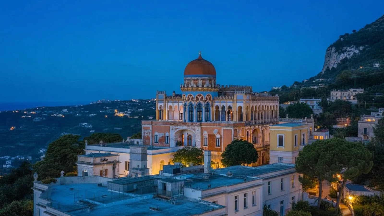 Il lungomare di Santa Cesarea Terme con le ville in stile moresco affacciate sulla scogliera