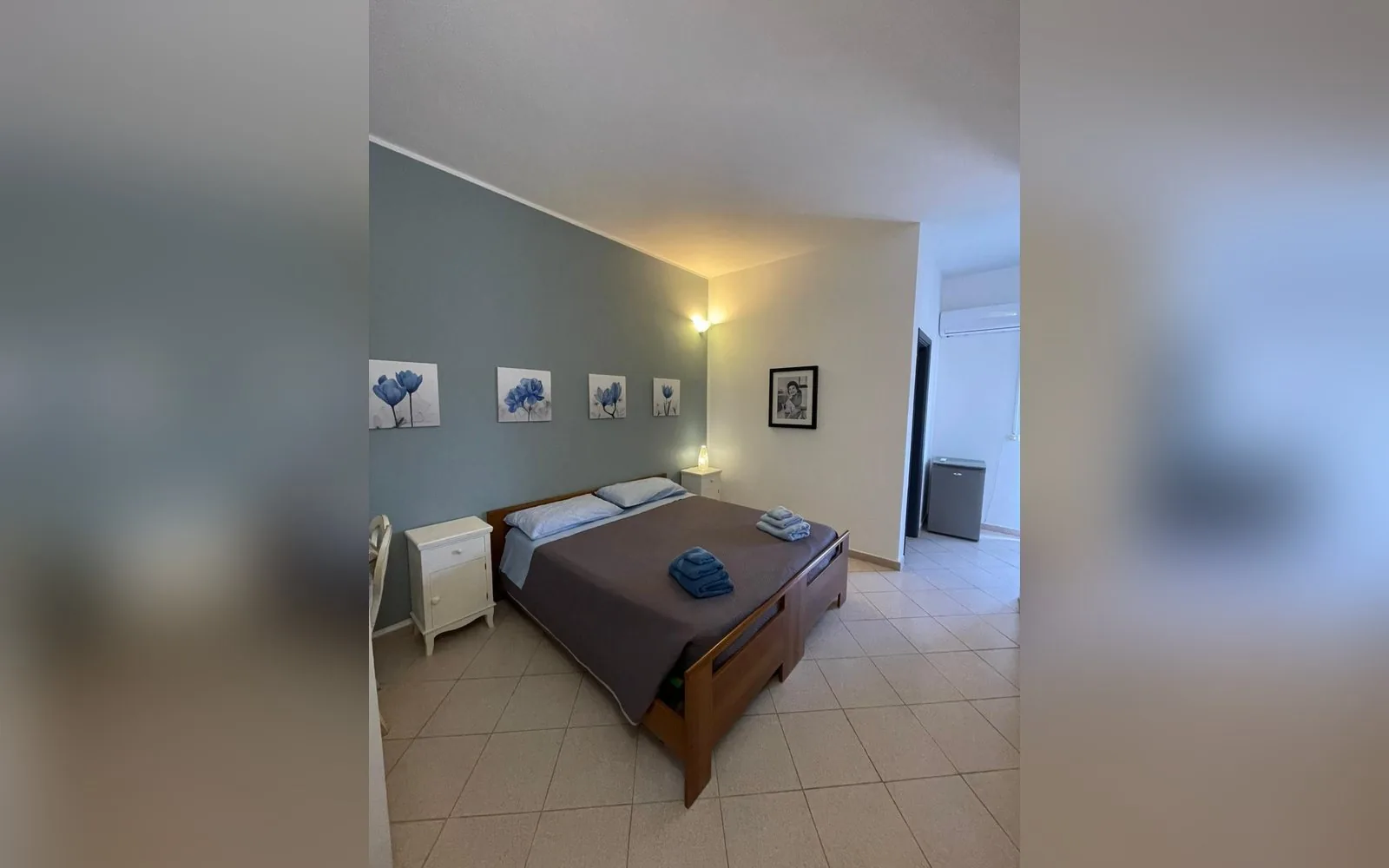 Camera matrimoniale, letto e ingresso, foto 3